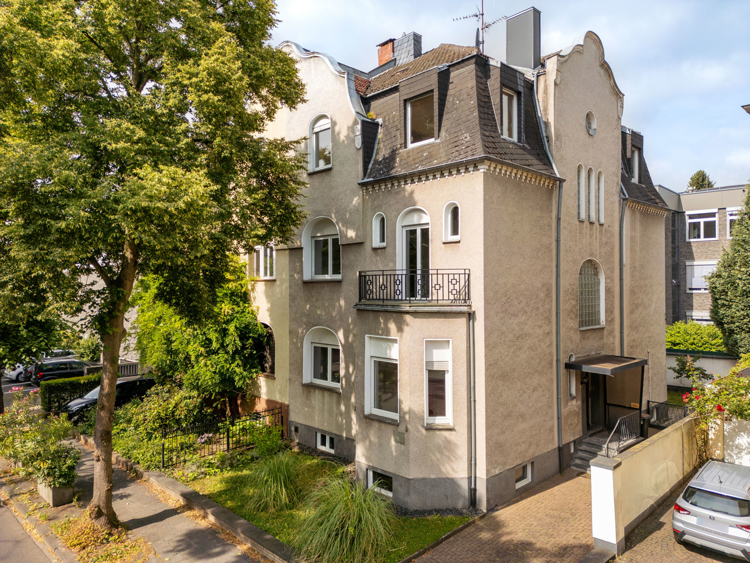 Charmanter Altbau mit Entwicklungsperspektive